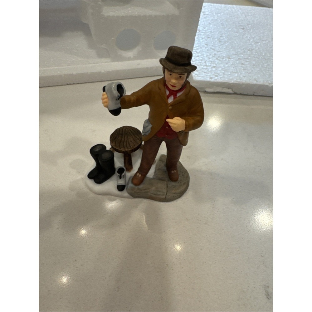 Dept 56 Dickens Village Cobbler's Corner Stand Set of 2 #58540 w/Box - Picture 4 of 5